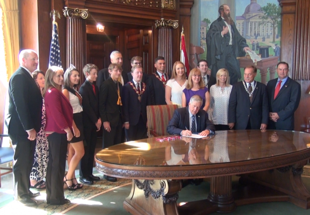 DeMolay Bill Signed Into Law DeMolay Bill Signed Into Law